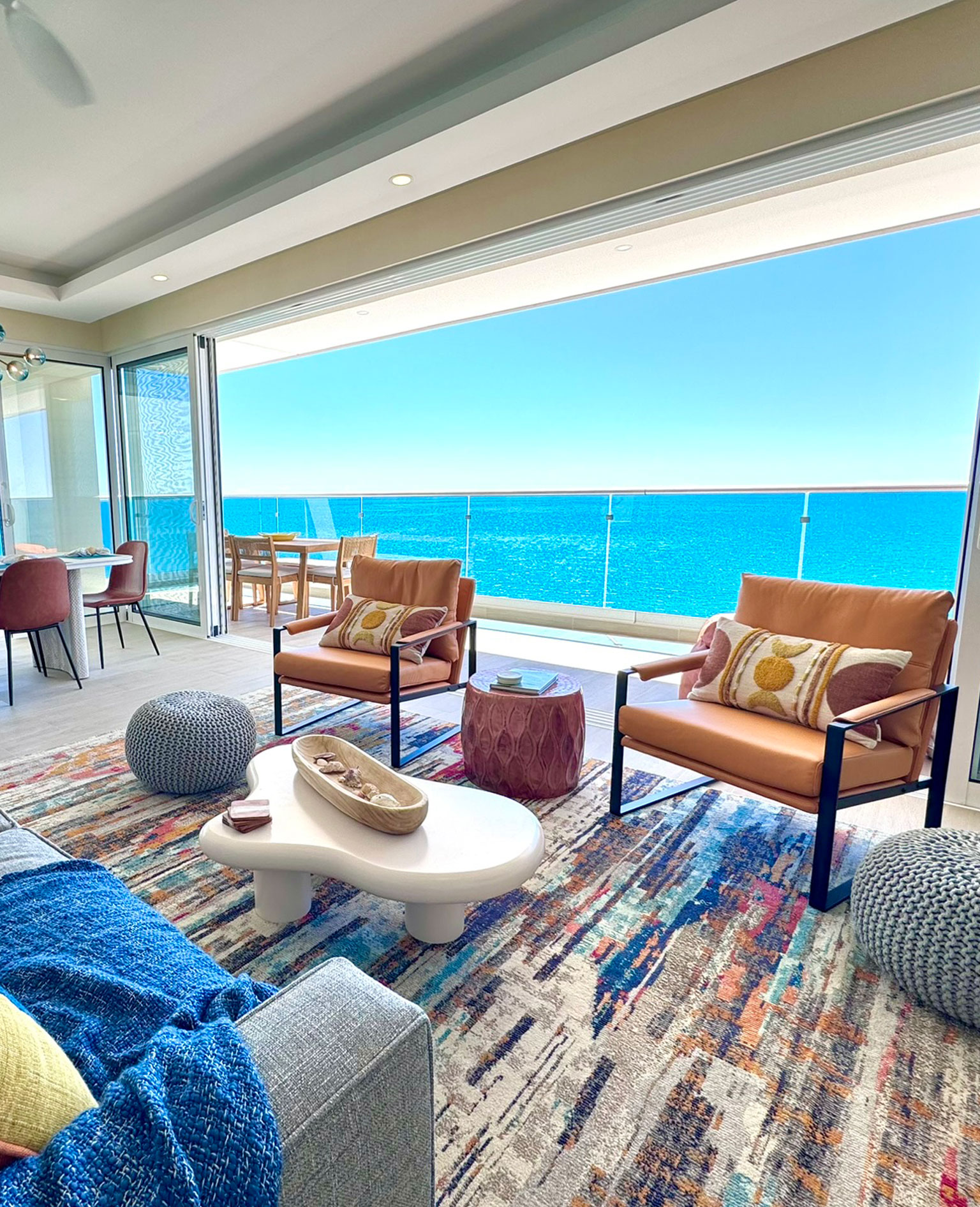 encantama-VERT-livingroom2